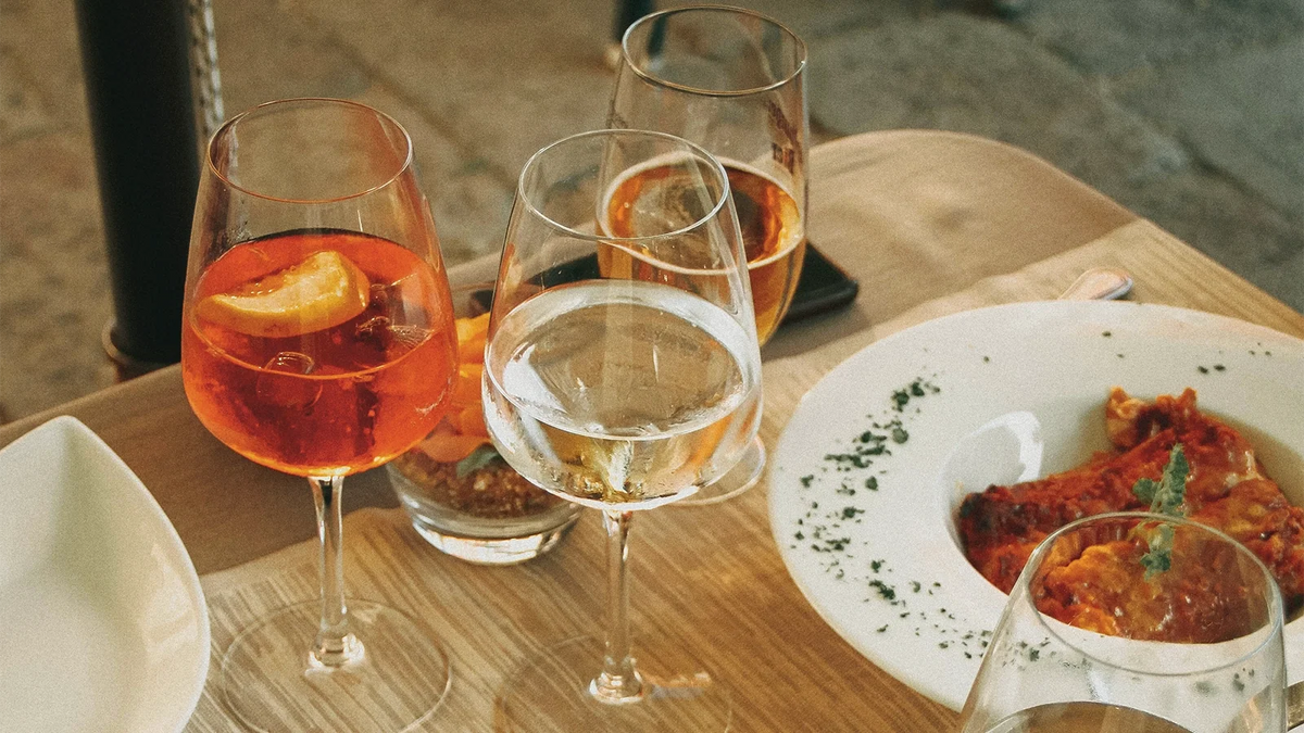 How long should wine breathe?